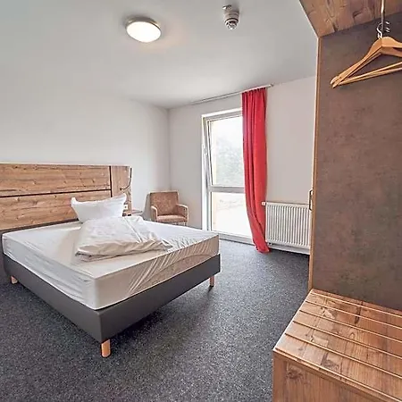 Hotel Am Interpark 3*